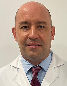 El Dr. Sebastián Aramayo Valls es especialista en Cirugía Ortopédica y Traumatlogía del Centro Médico Sendagrup de Donostia - San Sebastián